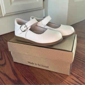 White L’Amour Mary Jane Shoes Size 8 EUC